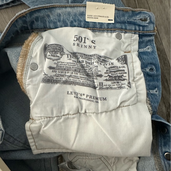 Levi's Women High Rise 501 Skinny Jeans - light wash Blue NTW - Picture 4 of 10